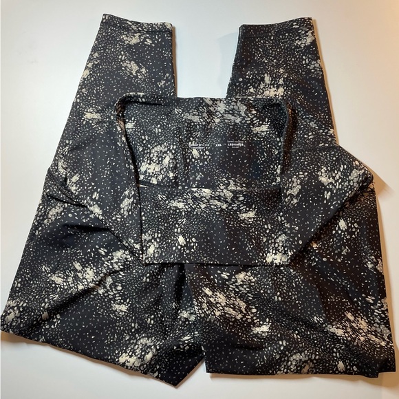 Old Navy Black & Cream Powersoft Activewear Leggings XXL - Picture 4 of 6